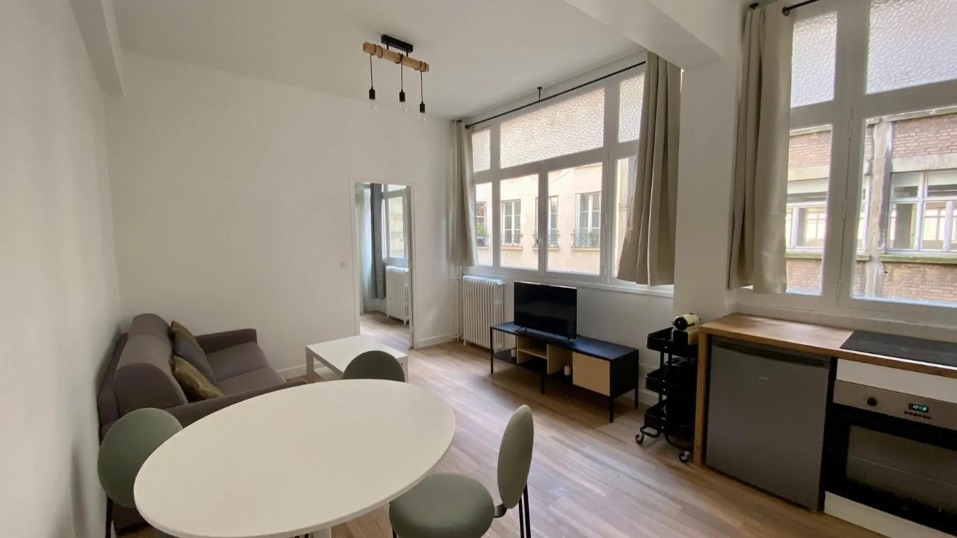 Appartement Charmant Proche Grands Boulevard 4P Paris